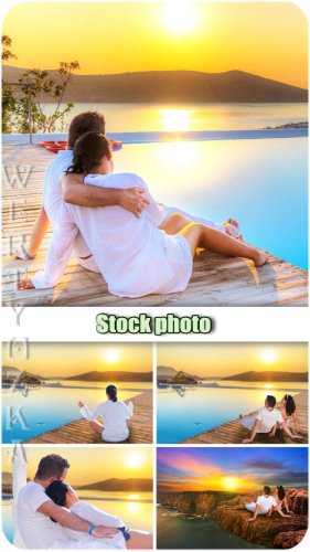      / Romantic couple and an amazing sunset - Raster clipart